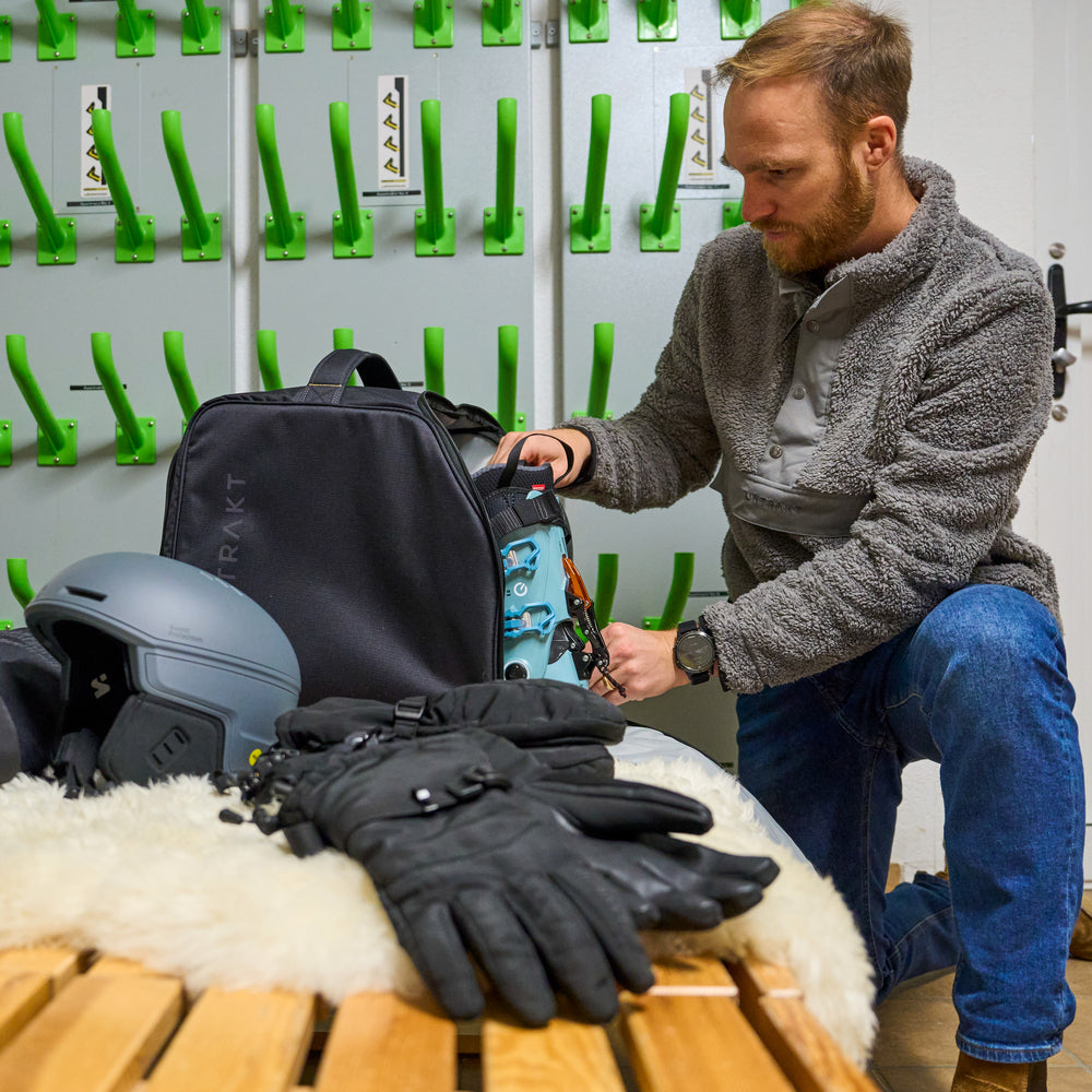 Ski Boot & Helmet Boot Bag (Coal) | Untrakt