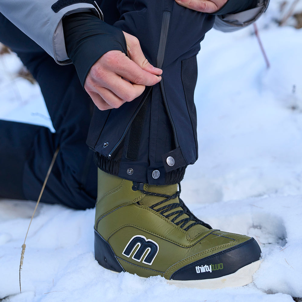Womens Tephra 2L Insulated Ski Trousers (Black) | Untrakt
