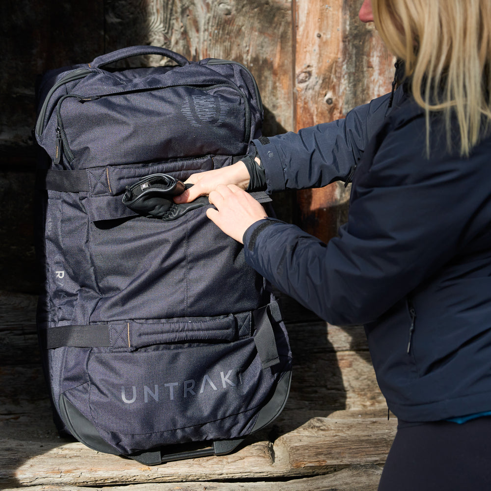 85L Split Roller Wheeled Bag (Coal) | Untrakt